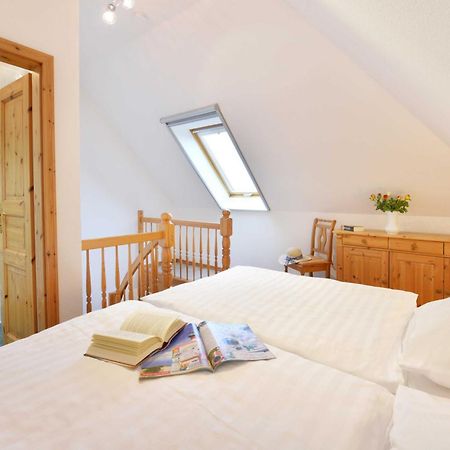 Stoertebeker Appartements - "Stoertebeker Pferdehof" Ralswiek Szoba fotó