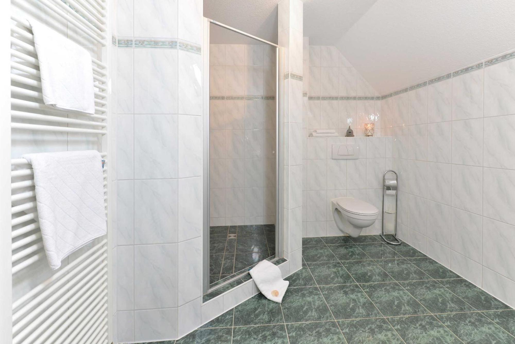 Stoertebeker Appartements - "Stoertebeker Pferdehof" Ralswiek Szoba fotó